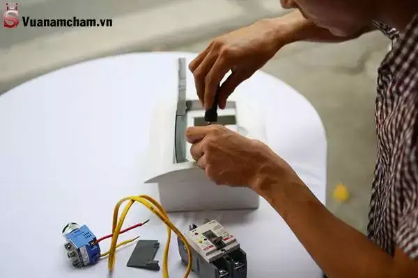 Aptomat chống giật, CB là gì? 2 nguyên lý và cách hoạt động 5 Chú ý khi lắp đặt Aptomat