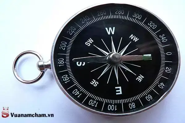 #La bàn xác định hướng? Cách xác định hướng chuẩn từ la bàn 2 Bạn định nghĩa thế nào về la bàn xác định hướng?