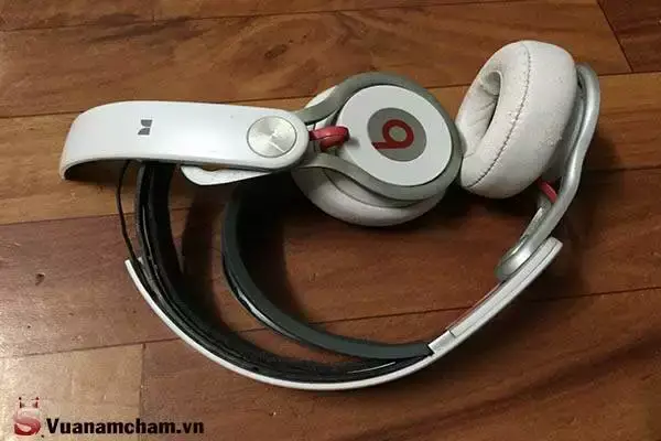 Tai nghe chỉ nghe được 1 bên - nguyên nhân và cách khắc phục 4 Loa tai nghe bị hỏng
