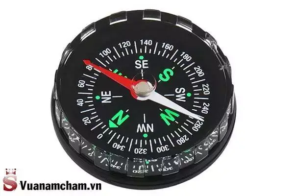 #La bàn xác định hướng? Cách xác định hướng chuẩn từ la bàn 3 Một số ký hiệu ở la bàn xác định hướng mà bạn sẽ nhìn thấy