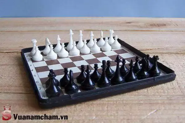 Bộ cờ vua nam châm - Nơi mua uy tín giá tốt 2023 8 Bàn cờ vua nam châm dạng gập truyền thống