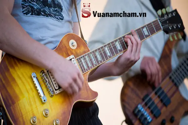 Nam châm nhỏ là gì? Nam châm nhỏ giá rẻ - chất lượng 2023 6 Guitar điện và các nhạc cụ bằng điện sẽ không thể phát lên những âm thanh hay nếu không nhờ các nam châm nhỏ nằm bên trong