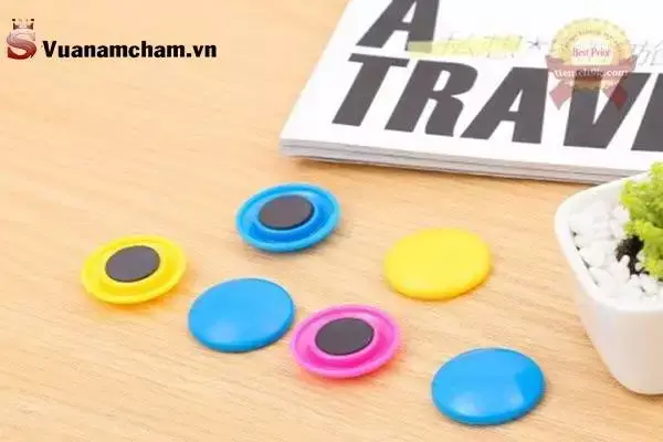 Nam châm gắn bảng - Những điều bạn cần hiểu rõ 2 Nam châm gắn bảng được ứng dụng nhiều