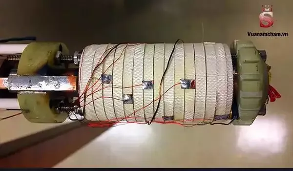 Nam châm siêu dẫn mạnh nhất thế giới